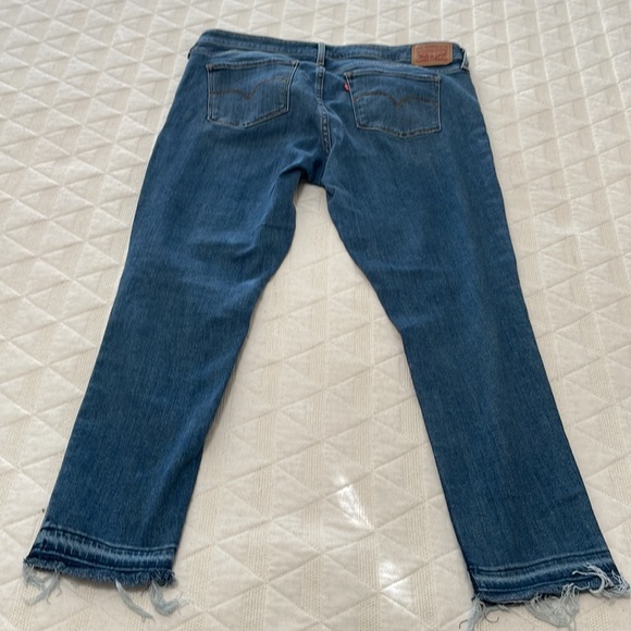 Levi’s 711 Jeans - Picture 5 of 6